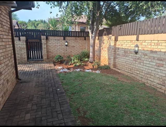 2 BEDROOM TOWNHOUSE FOR SALE IN BERGBRON